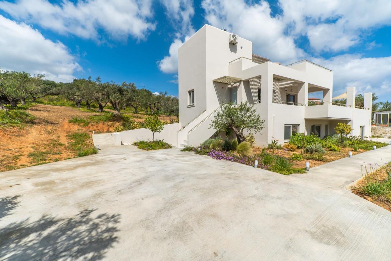 Oliveto Villa *